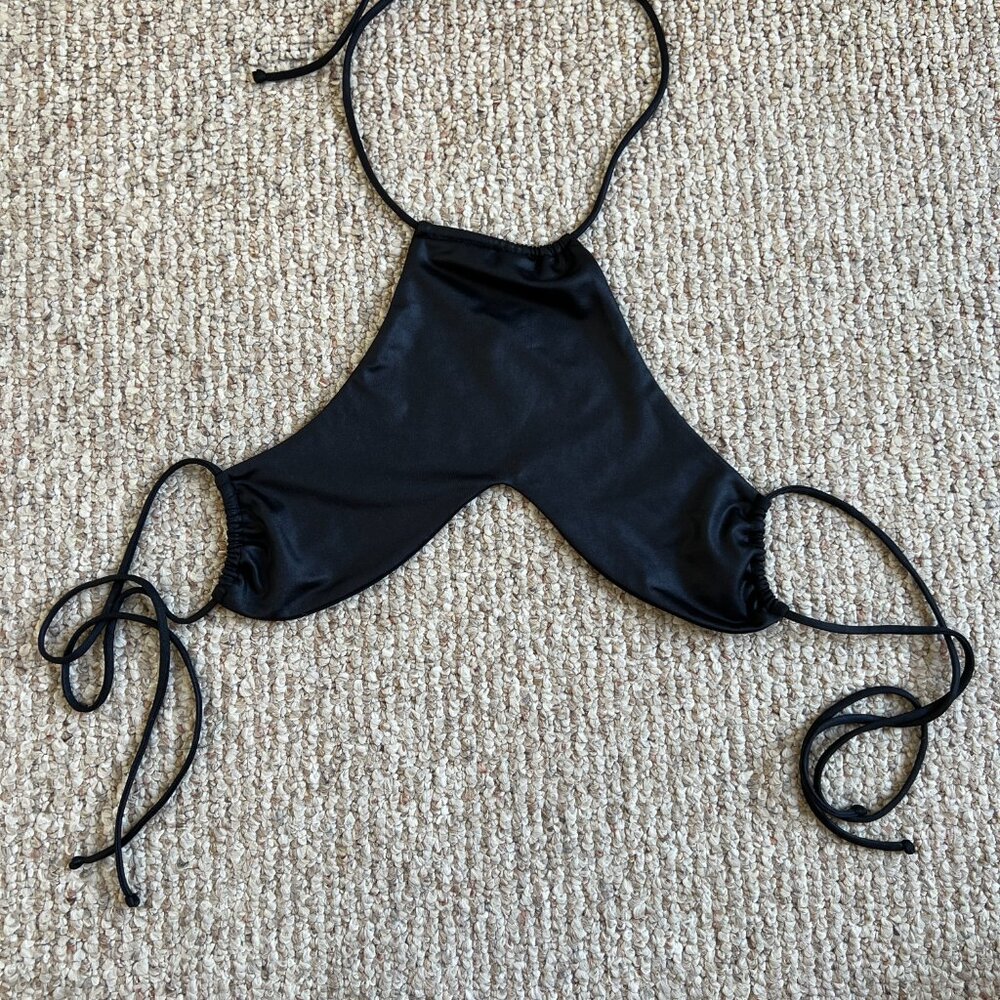 Lips + Honey Bessy Top - Black size Small